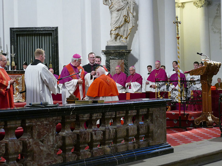 Abschlussvesper der Bischofskonferenz mit Austeilung des Bonifatiussegens (Foto: Karl-Franz Thiede)